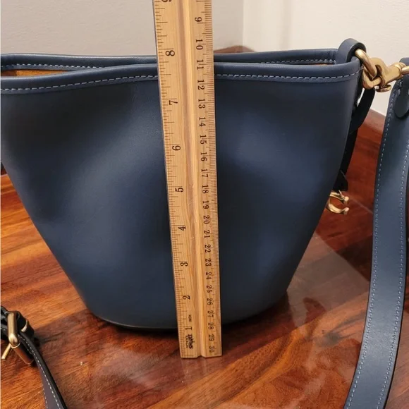 Coach Dakota bucket bag - Picture 4 of 5